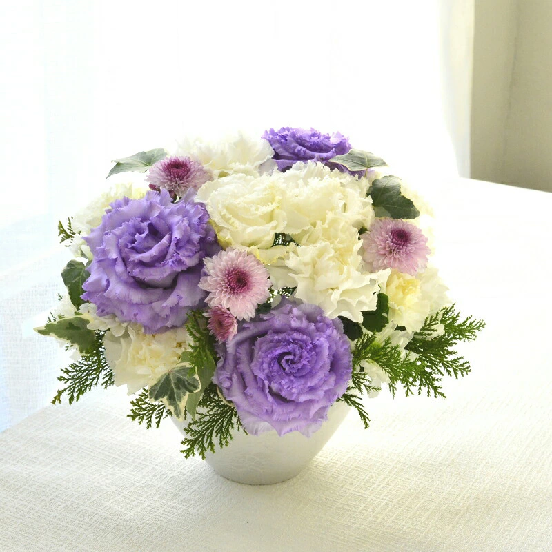 【お供え花　優しい方を偲ぶ　紫】