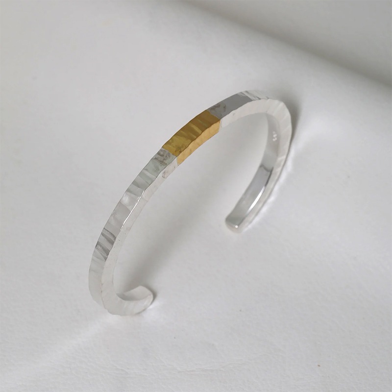 モト MOTO 月と太陽 バングル TSUKI TO TAIYO BANGLE (999SILVER&K24 モト MOTO 月と太陽 バングル TSUKI TO TAIYO BANGLE (999SILVER&K24