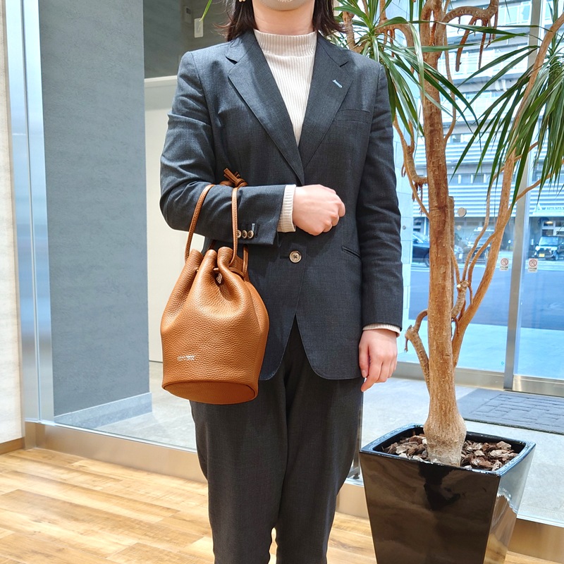 レザリ LEZALI エンボス巾着バッグ Emboss Purse Bag 巾着ポーチ 巾着
