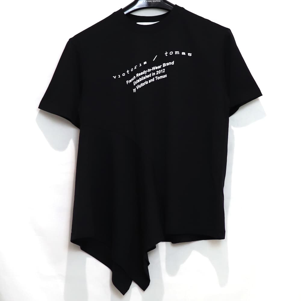 VICTORIA/TOMAS / vic T-SHIRT