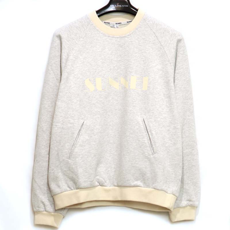 SUNNEI / SU BIG LOGO CREWNECK SWEATER