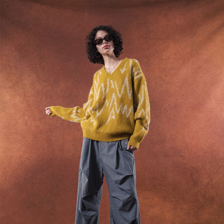 TAUPE / TPE JAGGY MOHAIR V KNIT