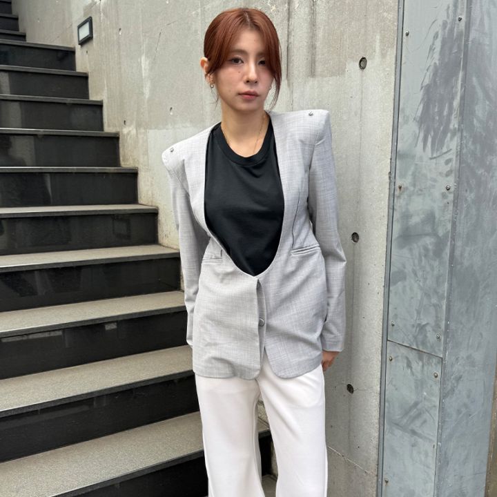 seivson / Deep U-Neck Structured Blazer