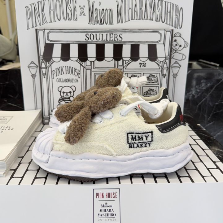 Maison MIHARA YASUHIRO / BLAKEY EMBROIDERED LOW-TOP SNEAKERS / PINK HOUSE COLLABORATION