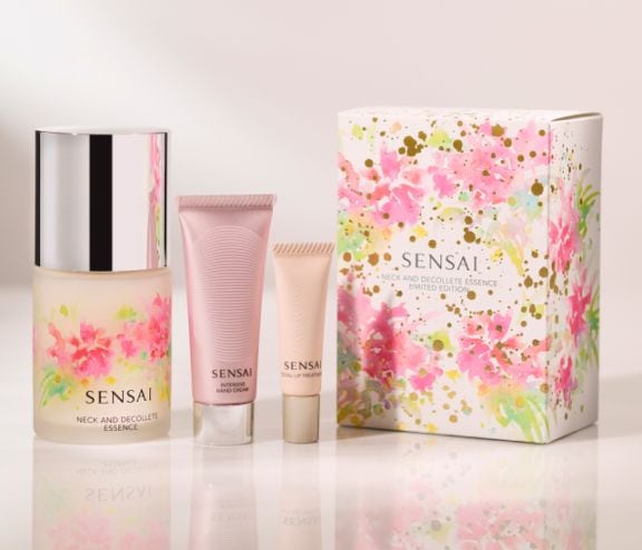 ネック　アンド　デコルテ　エッセンス　リミテッド　エディション