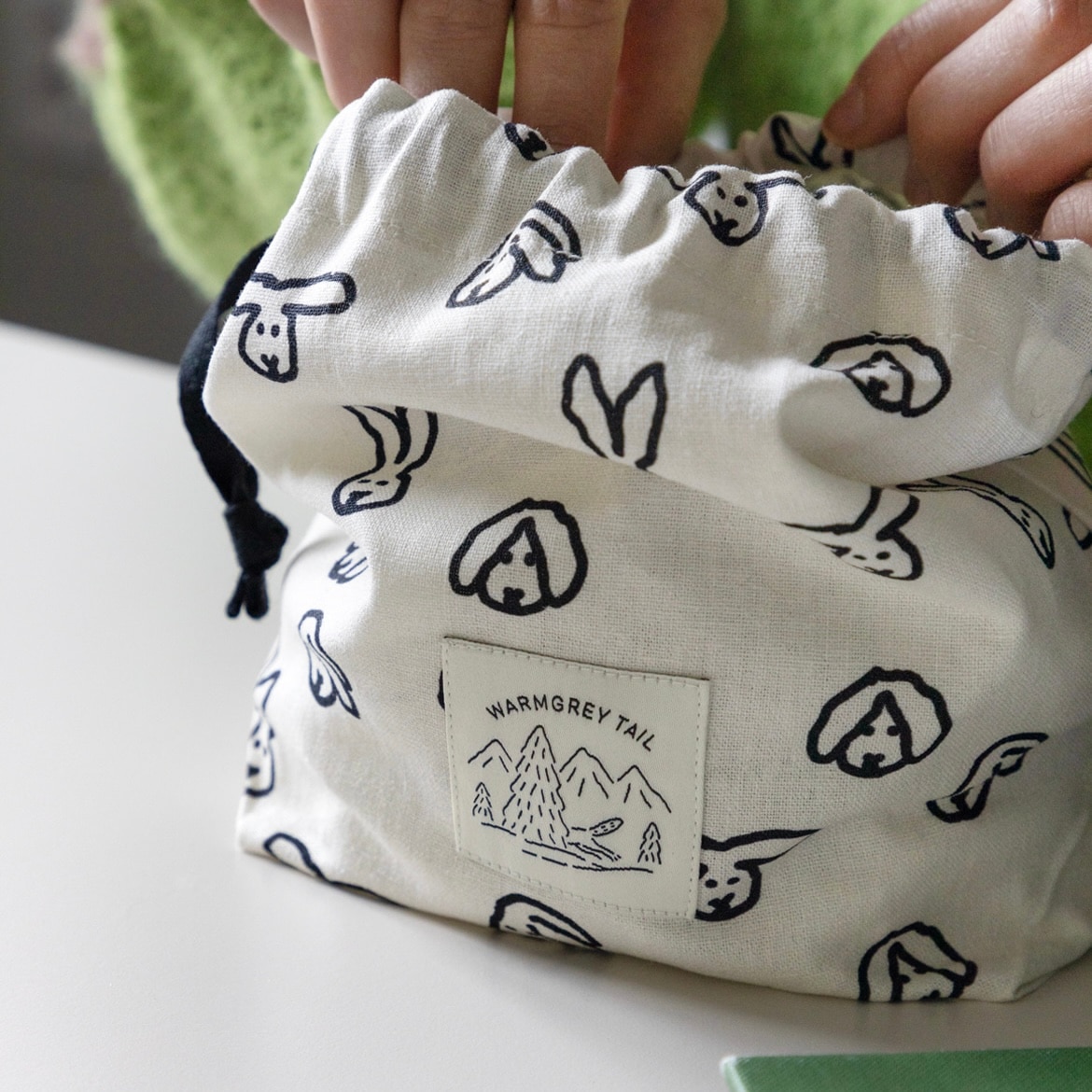 WARMGREY TAIL] Bunny 巾着ポーチ - Ivory | CATEGORY,WEARABLE, pouch