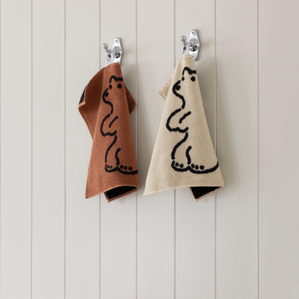 WARMGREY TAIL] Huggy bear ハンドタオル - Cream | CATEGORY,WEARABLE