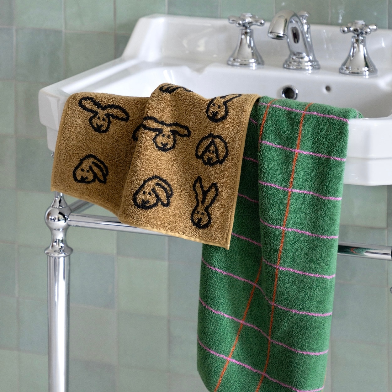 WARMGREY TAIL] Bunny Bunny ハンドタオル - Brown | CATEGORY