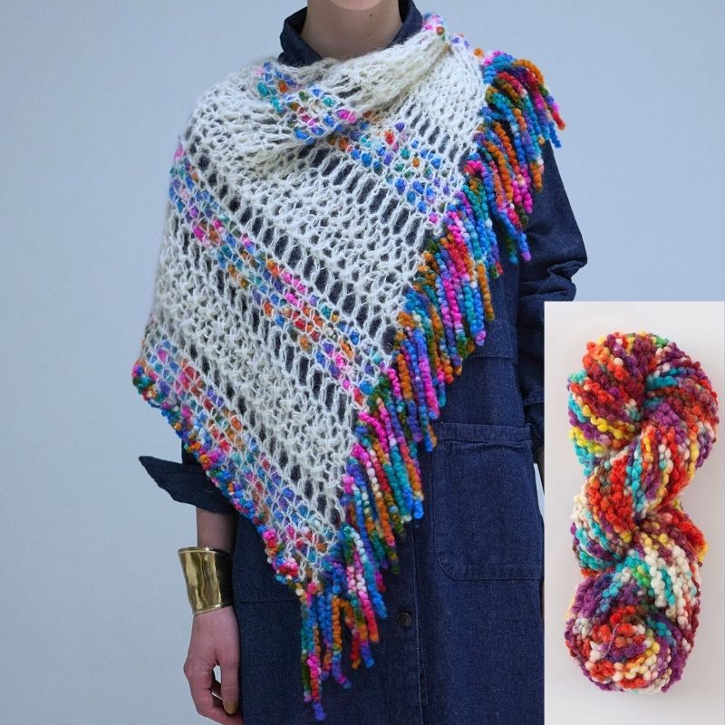 フリンジ付き三角ショール　（104）