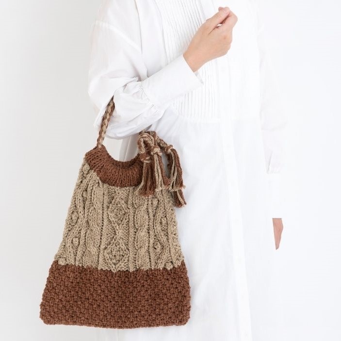 2色で編む縄編みバッグ（サンプルカラー）