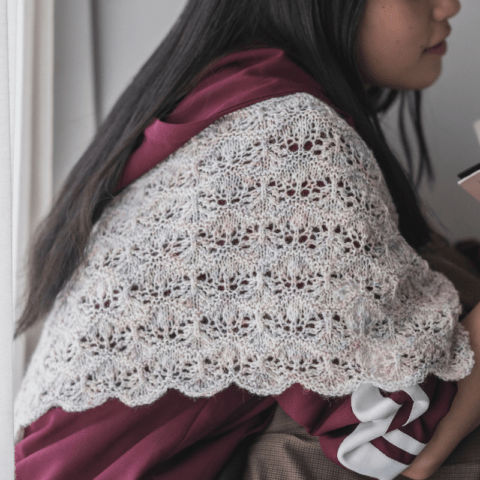 【糸セット】「Enjoy Keitoあみものダイアリー」 P.16 透かし編みの三角ショール