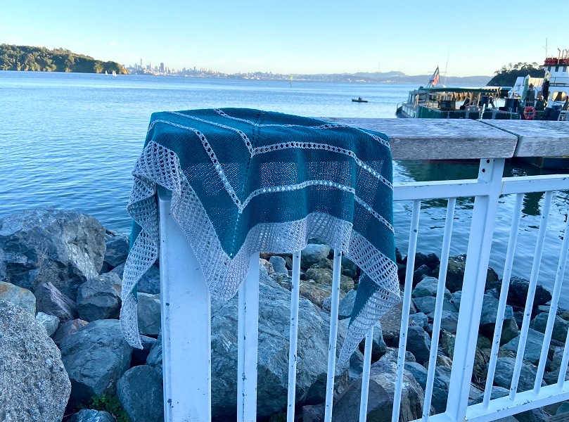 「ウォーターフロントショール」（サンプルカラー）