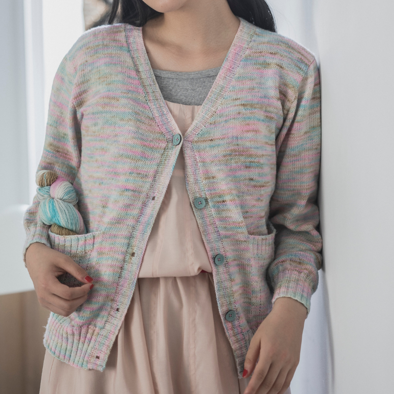 【糸セット】「Enjoy Keitoあみものダイアリー」 P.19 普段着のカーディガン