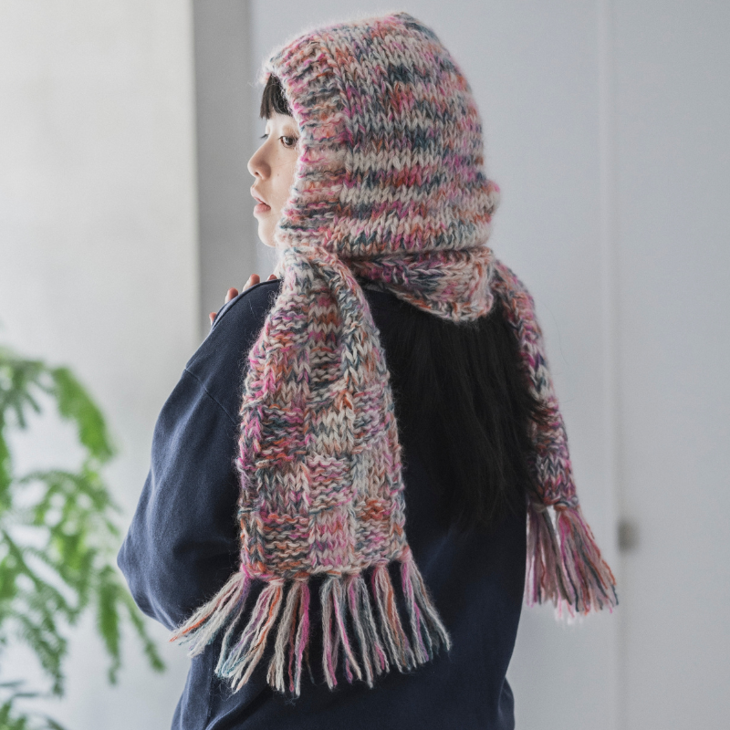 【糸セット】「Enjoy Keitoあみものダイアリー」 P.24 フードつきマフラー