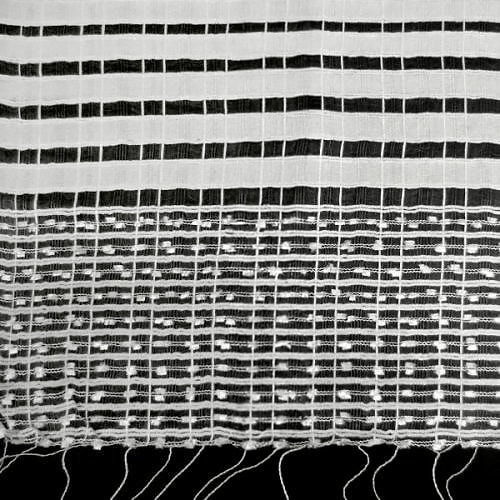 150.織りマフラー 格子柄　絹50%　レーヨン50%