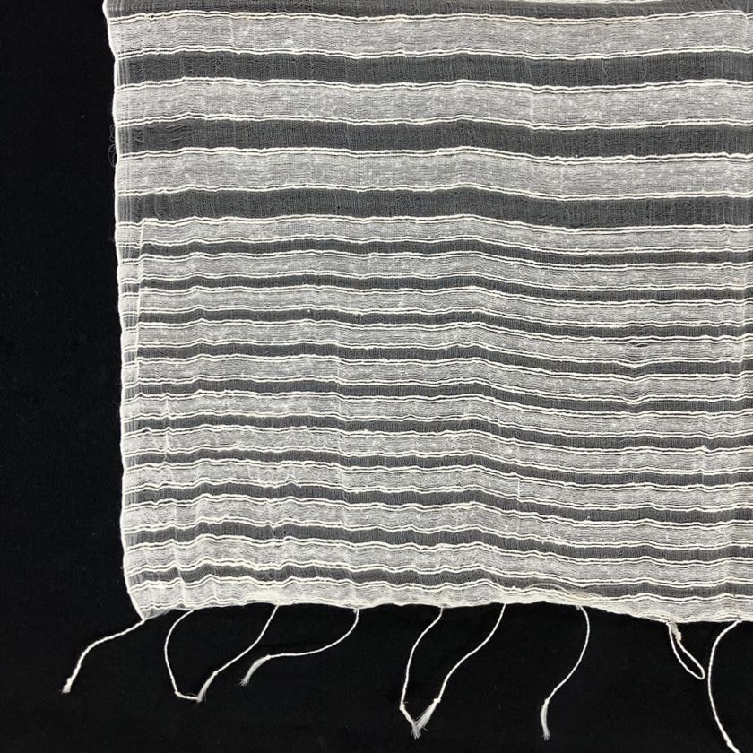 74A.絹織り飛び縞ショール　45g　絹100%　房あり　 