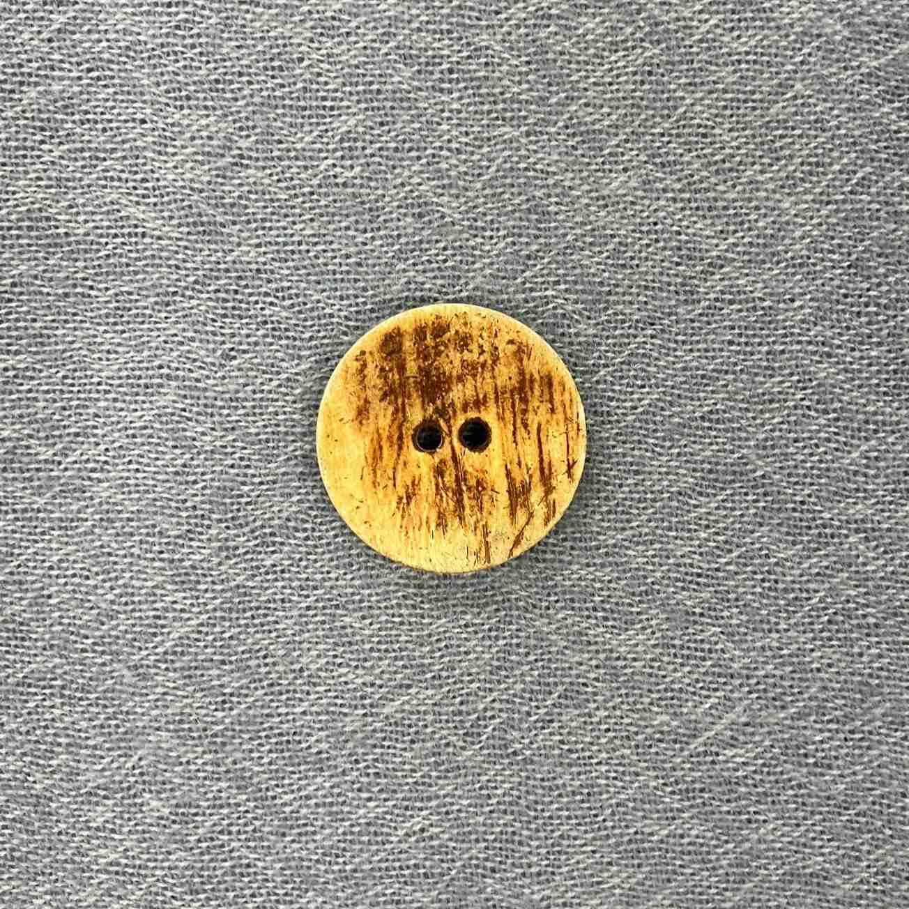 ドイツ製ボタンH4-B.水牛30mm