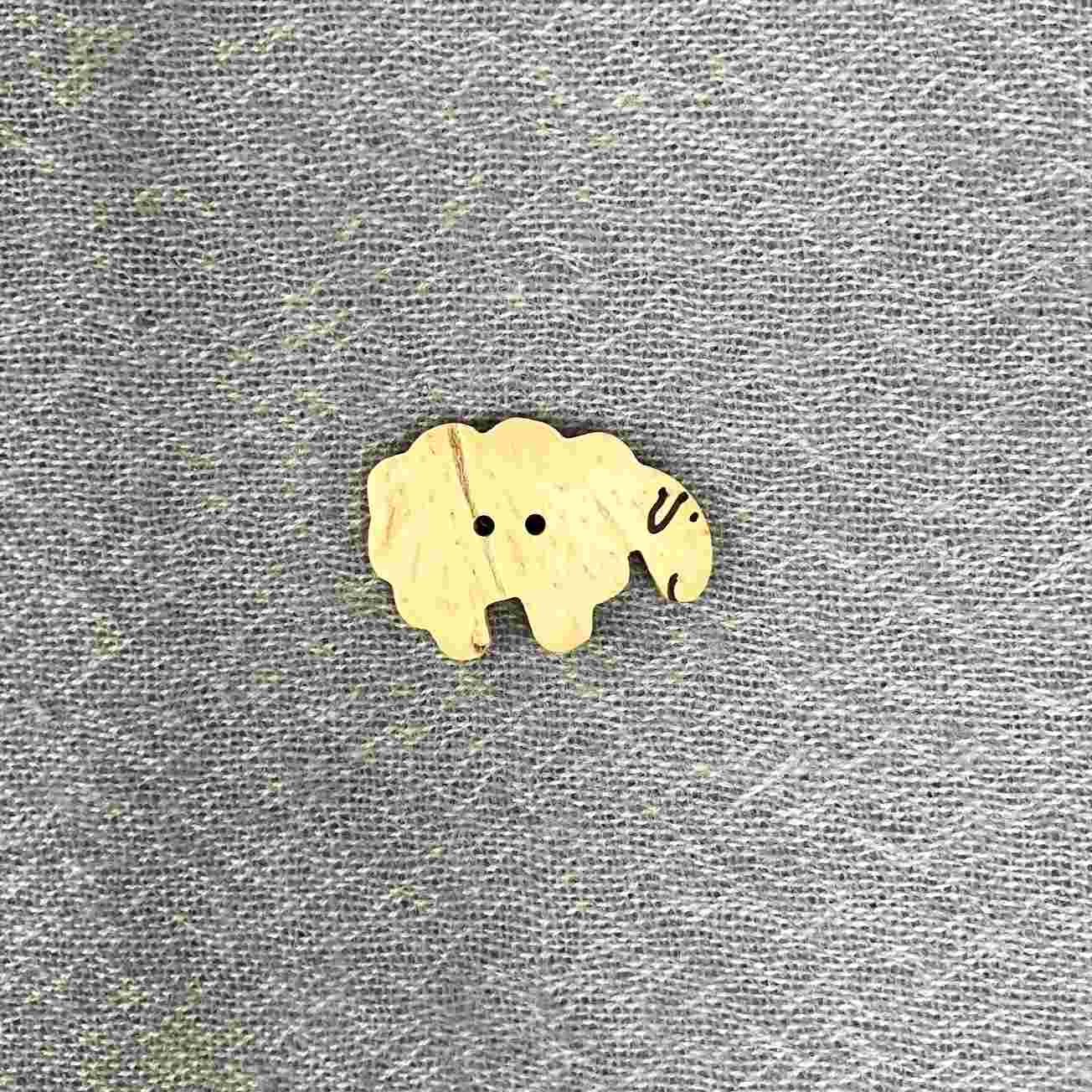 羊ボタンS4ーA　木製32×22mm