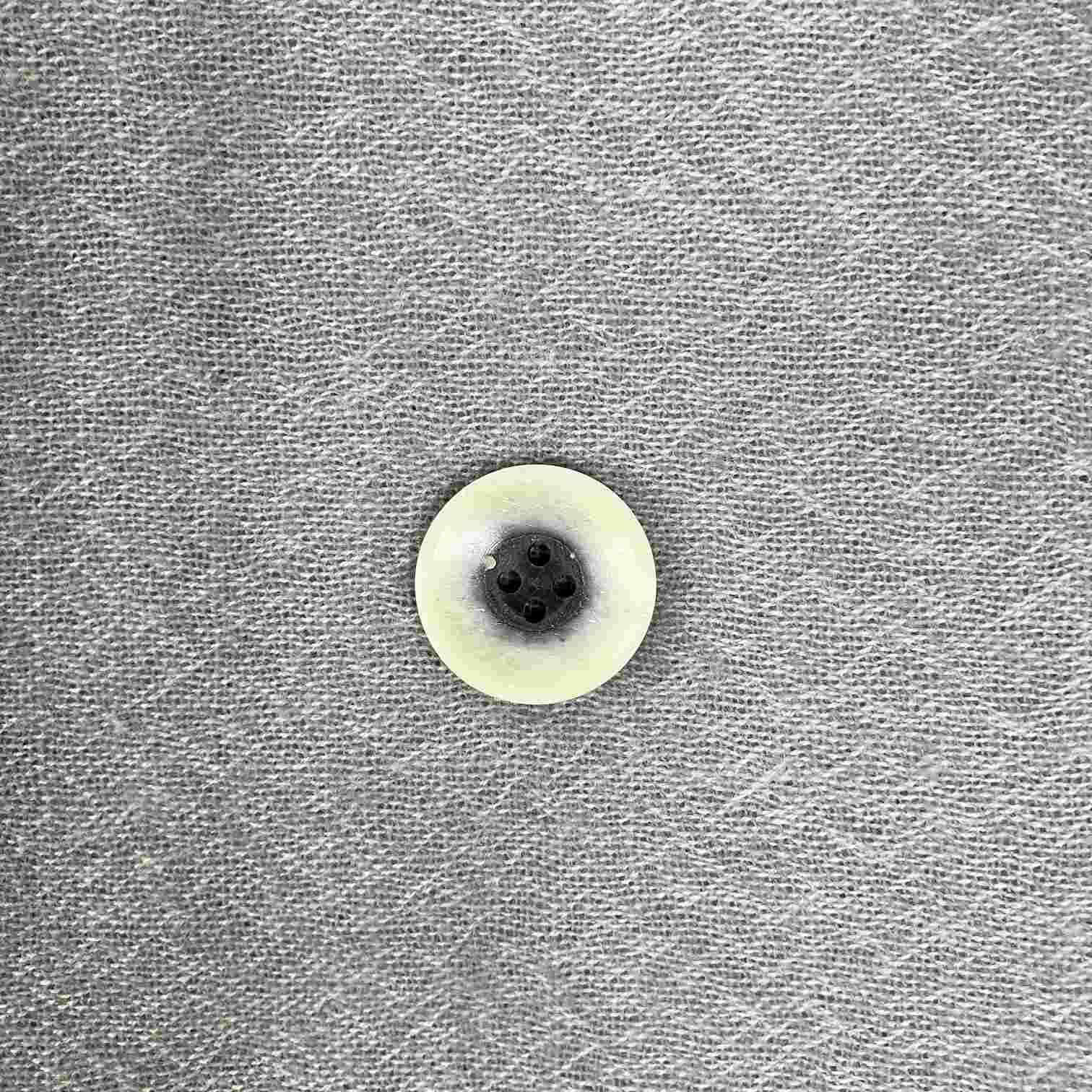 ドイツ製H16B　水牛ボタン20mm