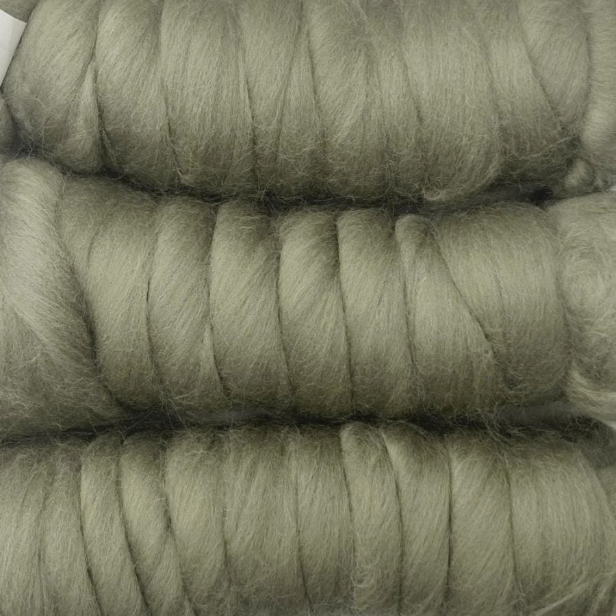 【デビューSALE 10％OFF】金の羊染めメリノウール 64's アッシュグリーン