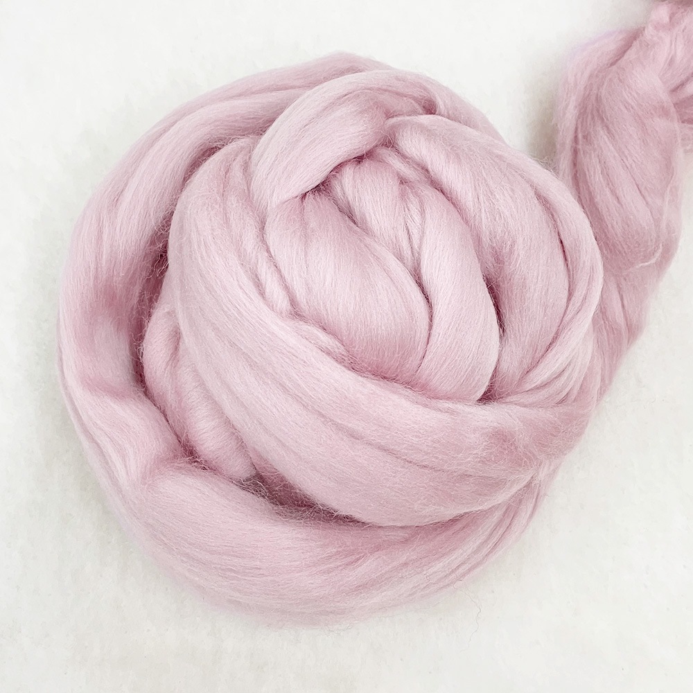 金の羊染めメリノウール 64's サクラ