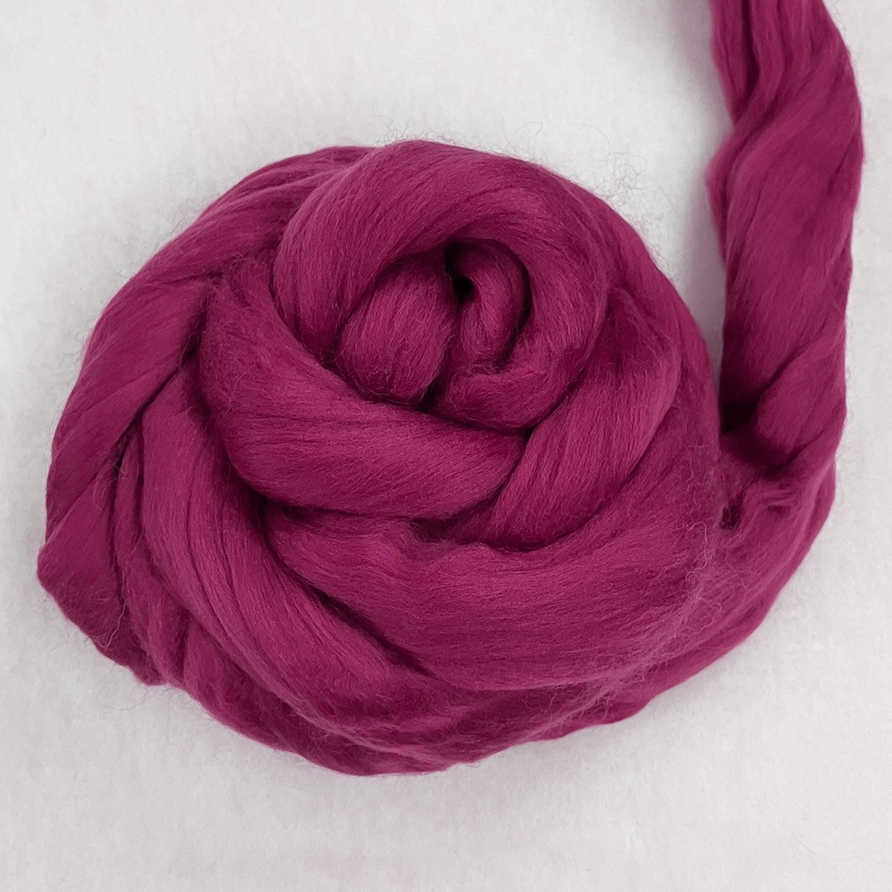 金の羊染めメリノウール 64's ラズベリー