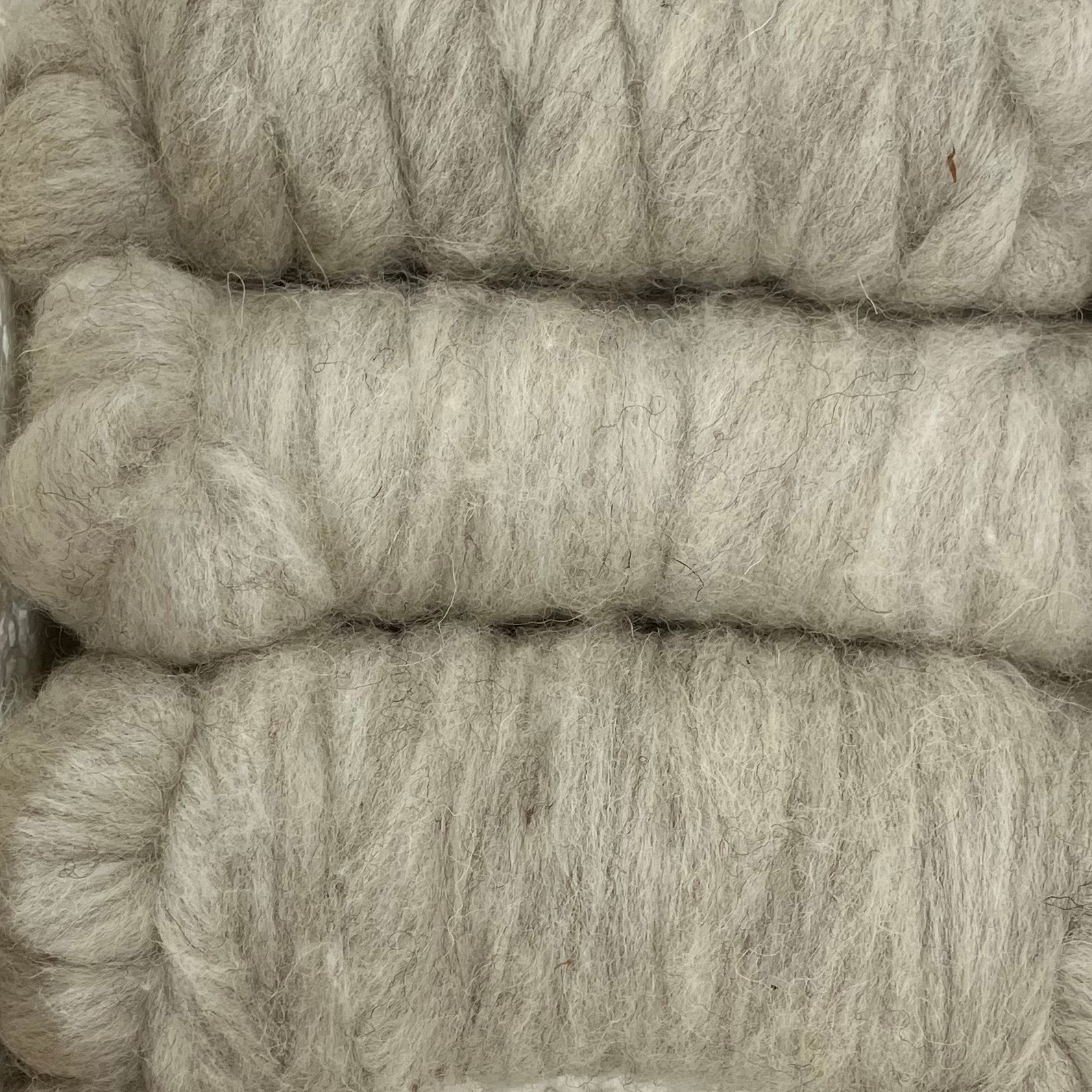 金の羊ナチュラルウール 淡グレー