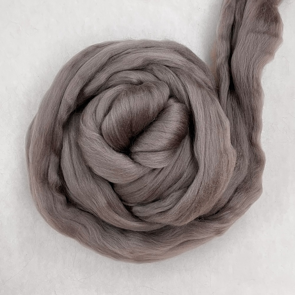 金の羊染めメリノウール 64's ピューター