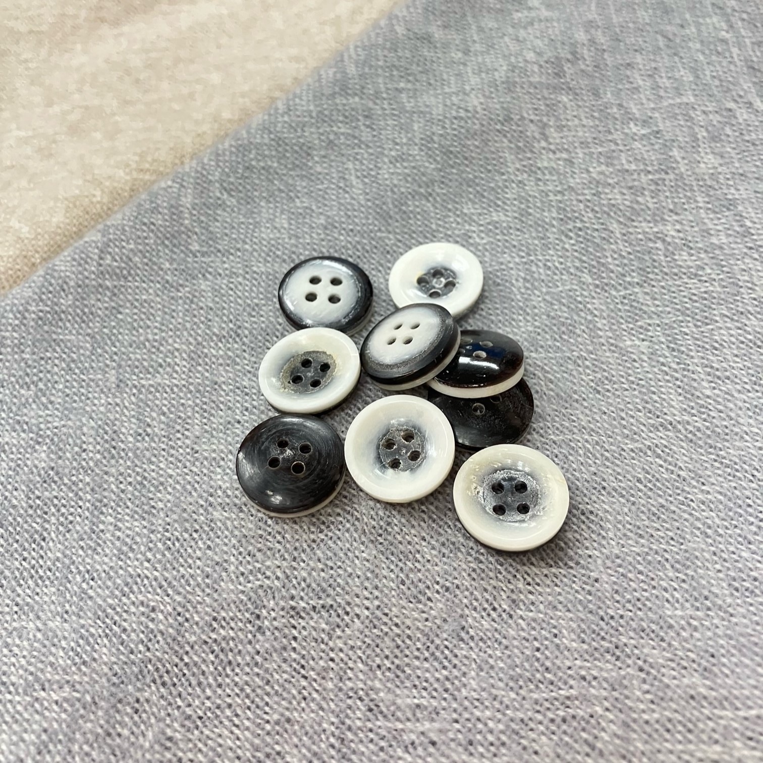 【20%off】ドイツ製H16C　水牛ボタン15mm