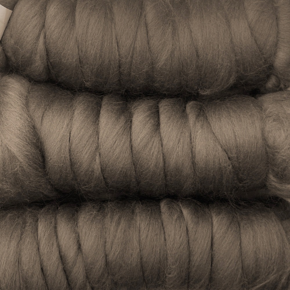 金の羊染めメリノウール 64's グレージュ