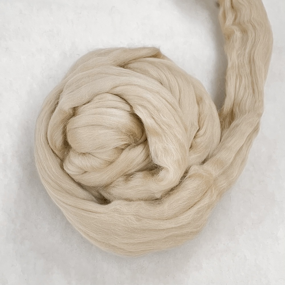 金の羊染めメリノウール 64's ライトベージュ