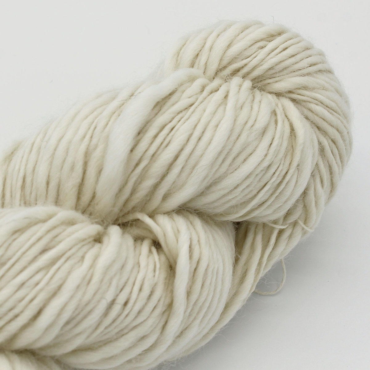 USR01 ｳｰﾙｽﾗﾌﾞ毛糸 1/1 生成り　110g綛