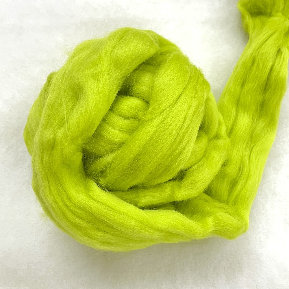 金の羊染めメリノウール 64's グリーンアップル