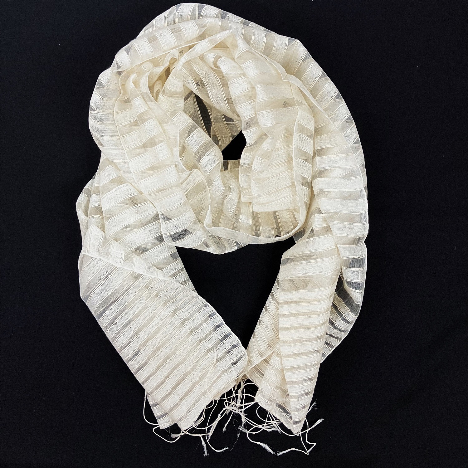 74A.絹織り飛び縞ショール　45g　絹100%　房あり　