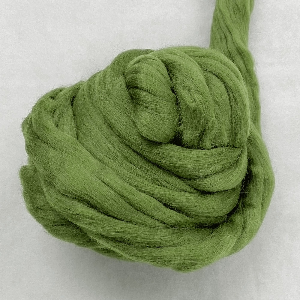 金の羊染めメリノウール 64's オリーブ