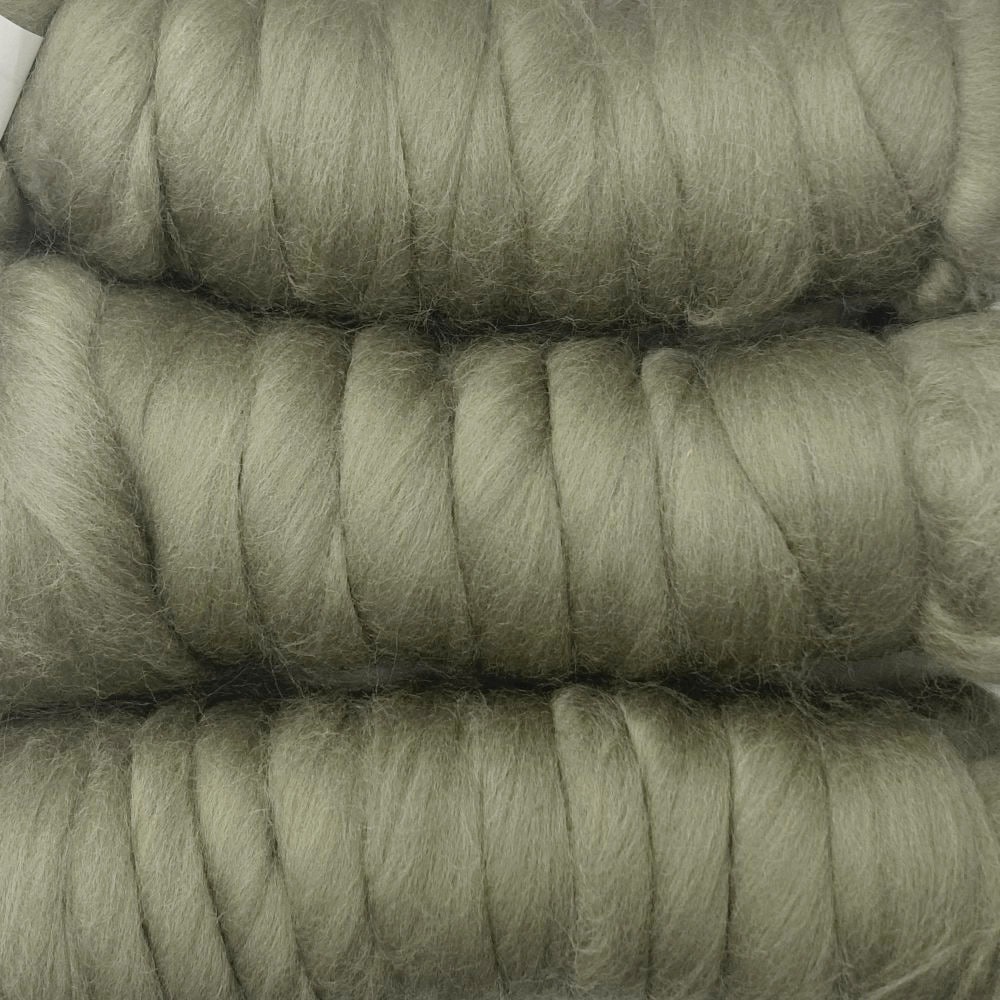 金の羊染めメリノウール 64's アッシュグリーン