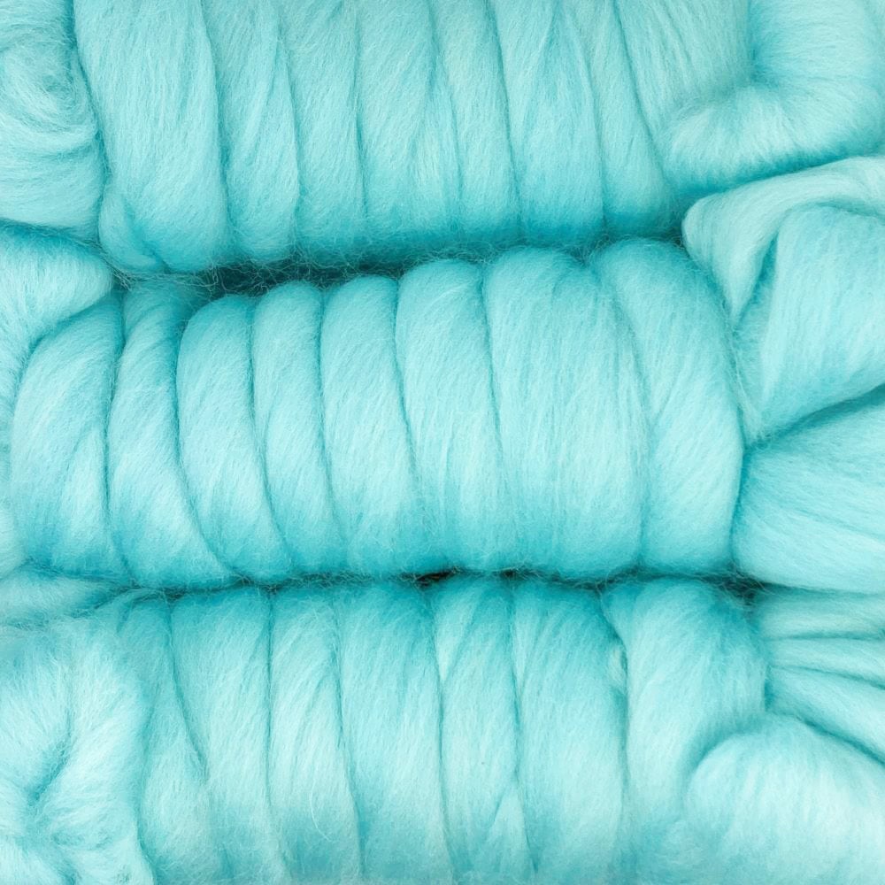 金の羊染めメリノウール 64's アクア