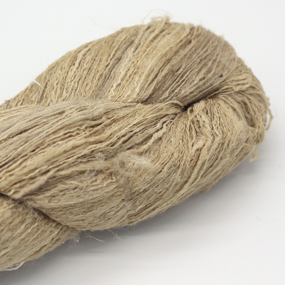 S320.絹タッサー手引き糸 生成り 絹100% 100g綛 1650円/100g(税込)