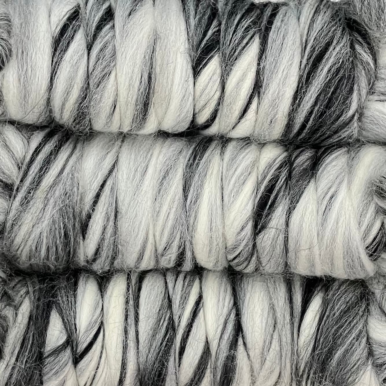 【SALE 20%off！】染めコリデール　白&黒