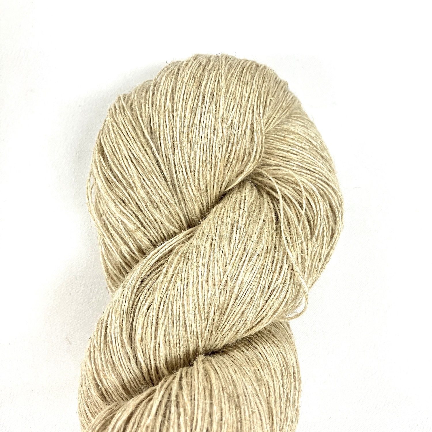 L17.麻スラブ糸　36/4  麻100%（リネン50％ラミー50％）　100g綛 1100円/100g(税込)