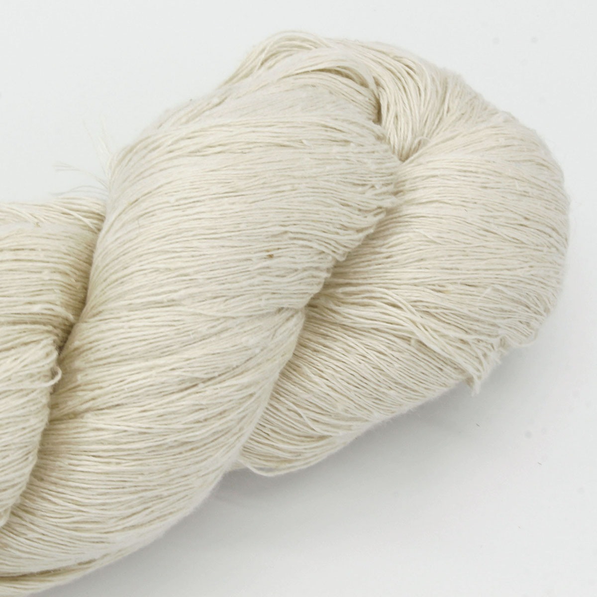 S944 絹ペニーネップ糸 60/3 絹100% 100g綛 1320円/100g(税込)