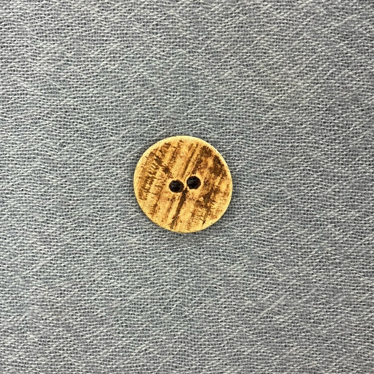 ドイツ製ボタンH4-C.水牛25mm