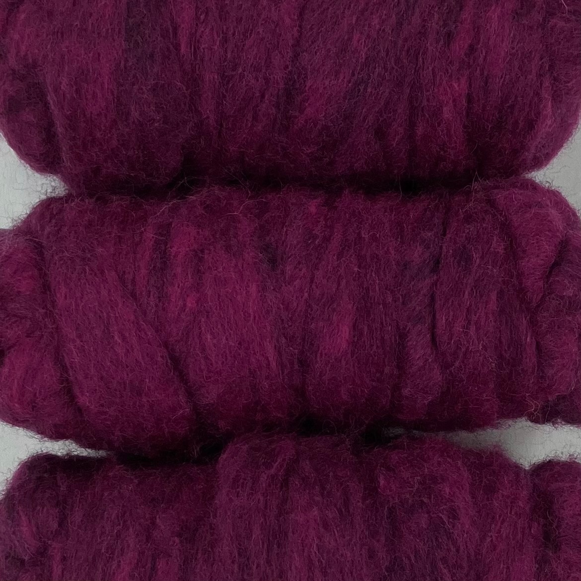 英国タッティーウール　　赤紫×黒