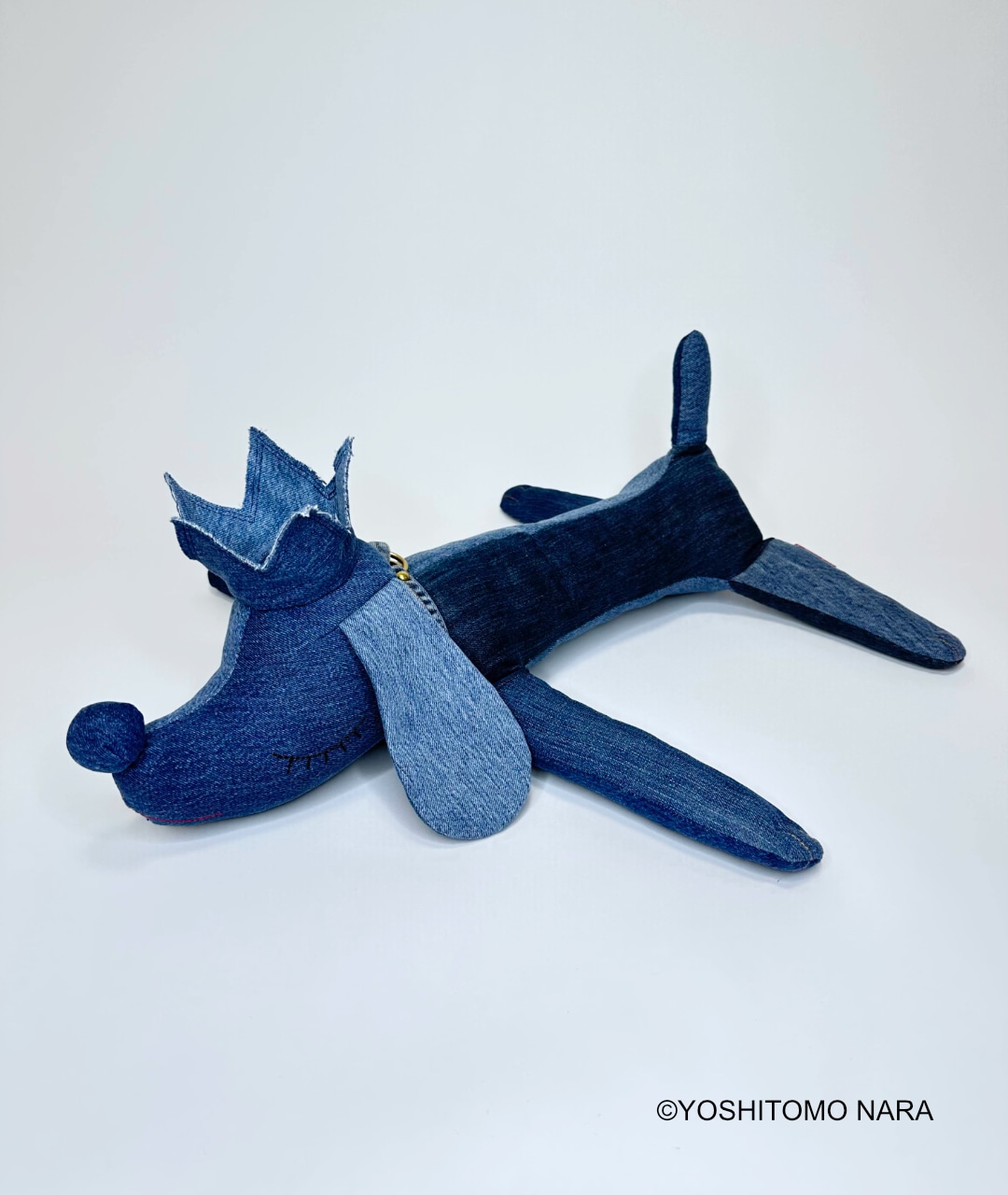 奈良美智 ぬいぐるみ [PUP KING DENIM] ｜ラムフロム - アートグッズ