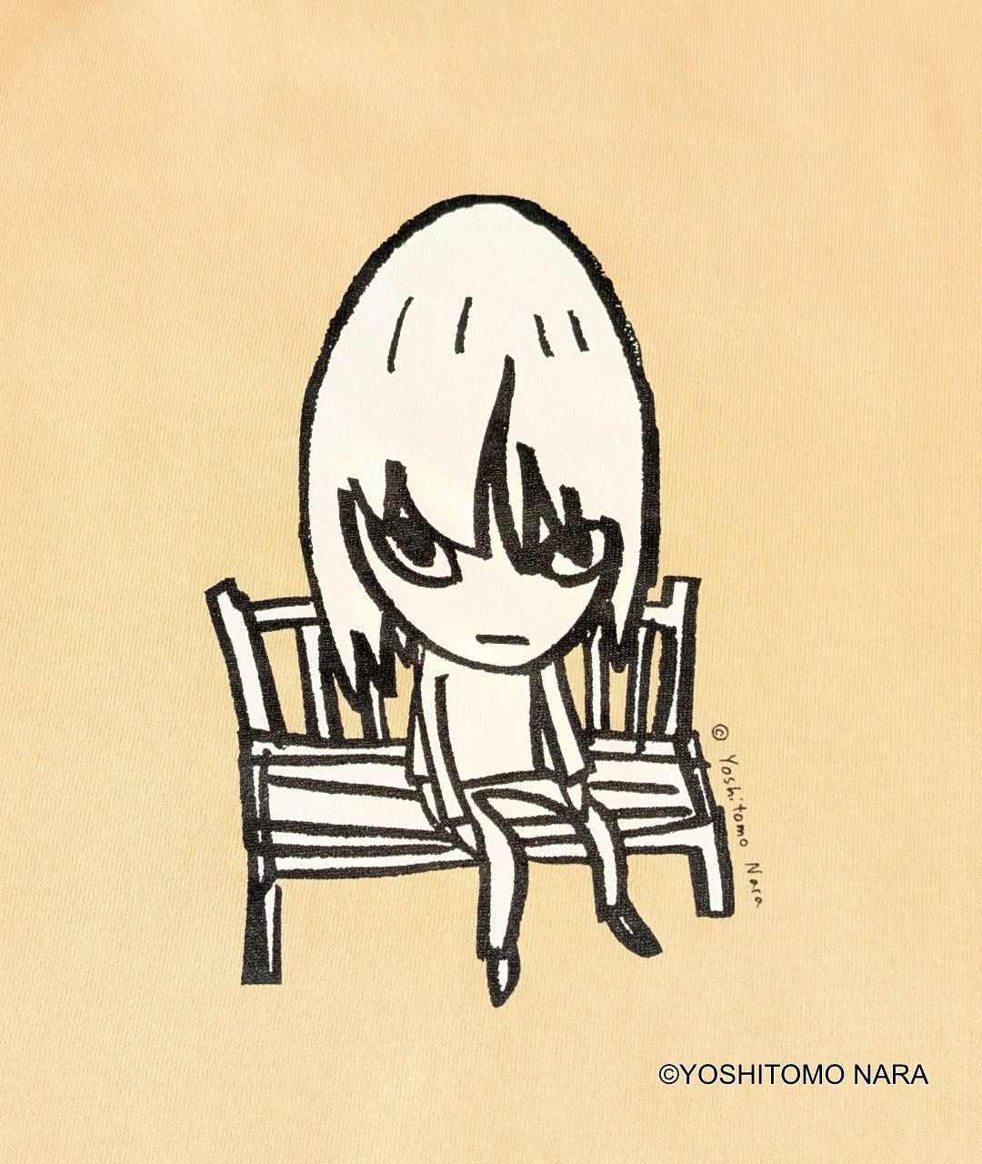 奈良美智 Tシャツ [Bench(ナチュラル)]｜ラムフロム - アートグッズ