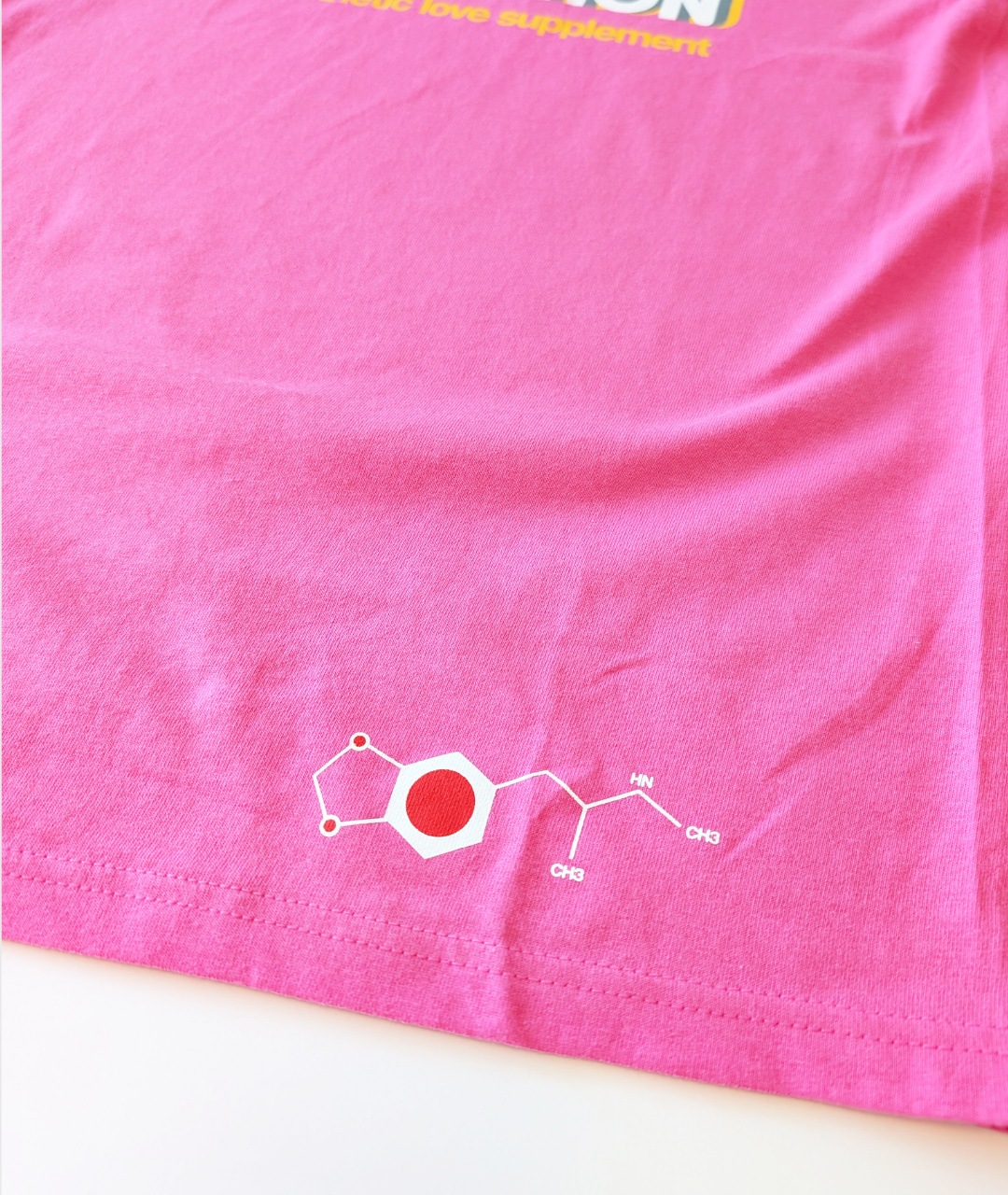 カリフォルニア・リパブリック LOVE POTION Tシャツ｜ラムフロム - アートグッズ＆デザイングッズの通販サイト -