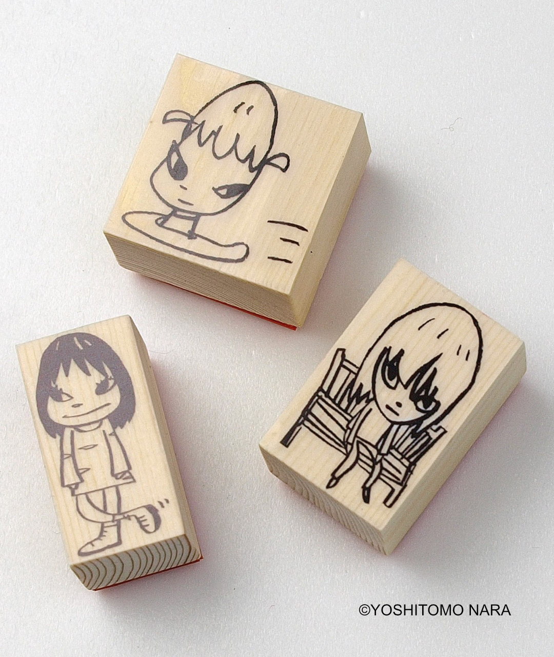 奈良美智　フォトスタンド 奈良美智 スタンプ [Nara STAMP オンナノコ(M)]｜ラムフロム