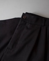 FRANK LEDER (ե󥯥꡼) | BARVARIAN LODEN WOOL 2 TUCK TROUSERS (СХꥢǥ󥦡룲åȥ饦) - BLACK