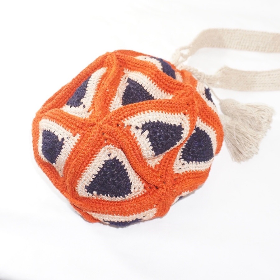 NANUA (ʥ̡) | HAND KNITTED ICOSAHEDROM BAG (ϥɥ˥åȥХå) - BLUE / RED / WHITE