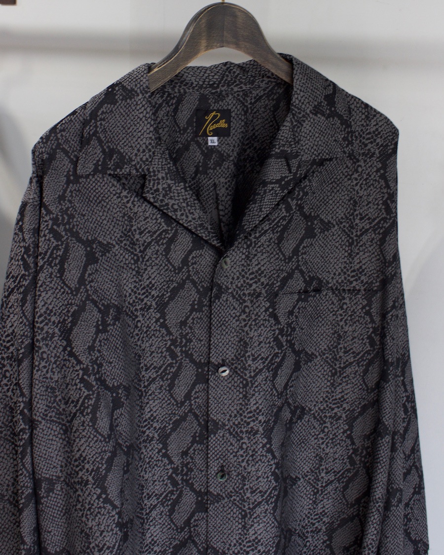 NEEDLES (�ˡ��ɥ륺) | One Up Shirt - PE/C Python Jacquard (��󥢥åץ���� - �ѥ����󥸥㥬����) - A-Brown , B-Grey